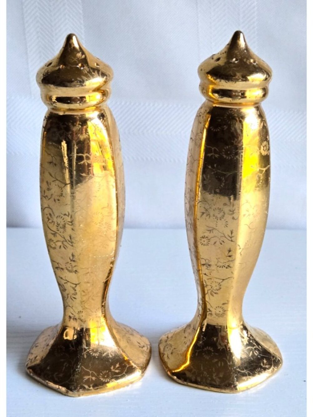 Gilded Ceramic Salt & Pepper Shakers 5.5" Tall & 4" Tall Japan Lot of 4 VTG - Picture 2 of 9